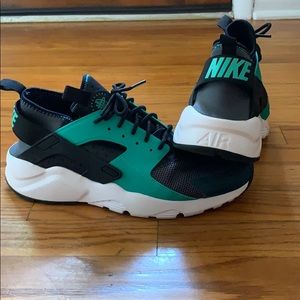 Men’s Nike Huarache Shoes